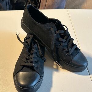 Classic Black men‘s Sneakers